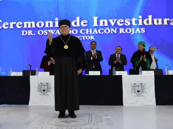 Se realiza en la UNACH la ceremonia de investidura del rector Oswaldo Chacón Rojas