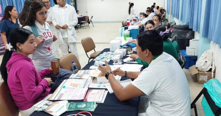 Acuerdan UNACH e IMSS acciones para beneficio de la comunidad universitaria