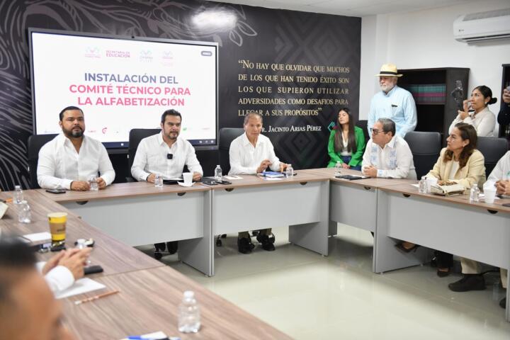 Participa UNACH en la instalación Consejo Técnico para la Alfabetización del Programa “Chiapas Puede”