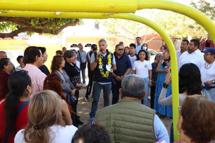 Junto con vecinas y vecinos embellecimos el parque de San Isidro Buena Vista: Angel Torres