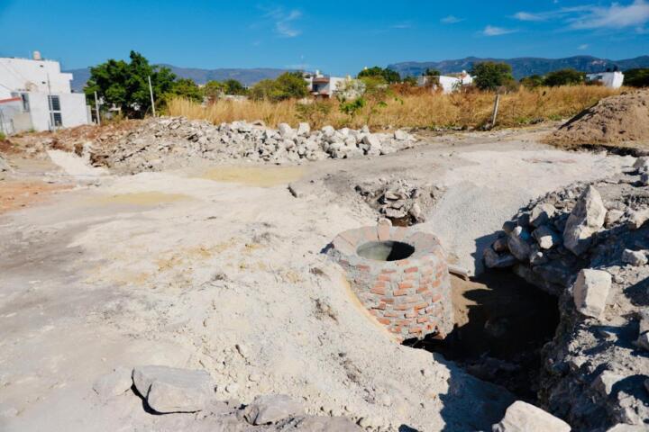 Autorizan pavimentación de calles integrales en 17 colonias de Tuxtla Gutiérrez