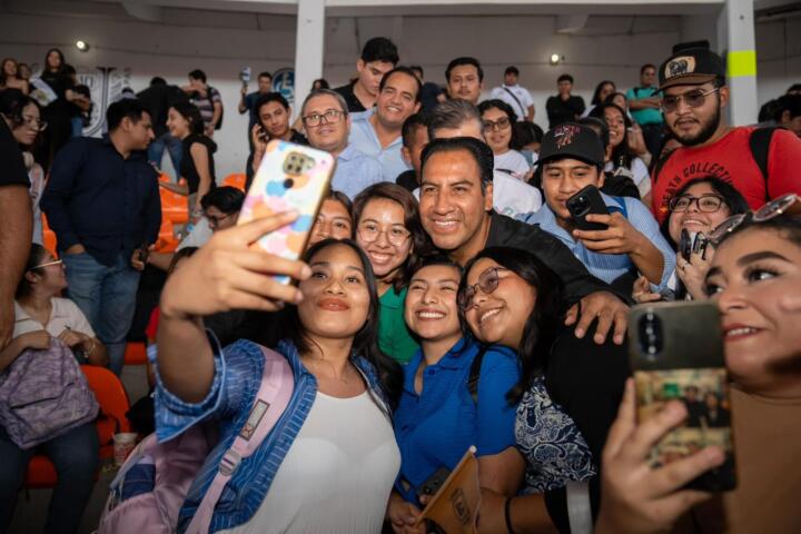 Eduardo Ramírez reafirma compromiso con la juventud para garantizarle un mejor futuro