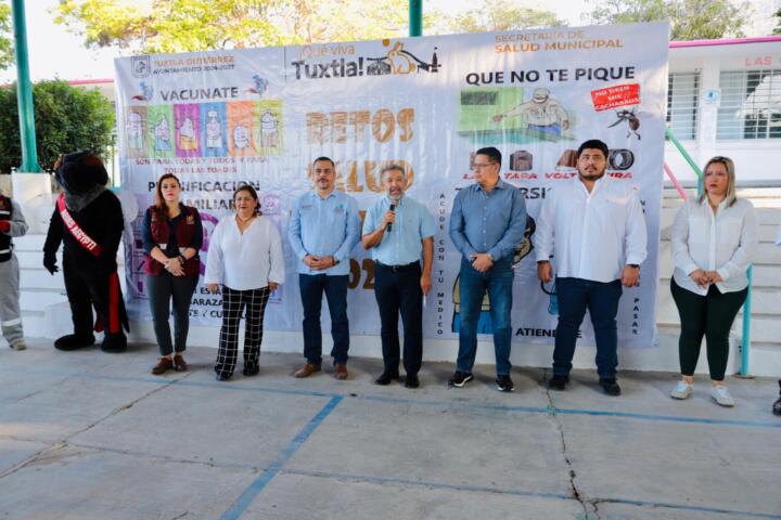 Inicia Ayuntamiento de Tuxtla acciones de descacharramiento, prevención de enfermedades, vacunación y planificación familiar, en Las Granjas