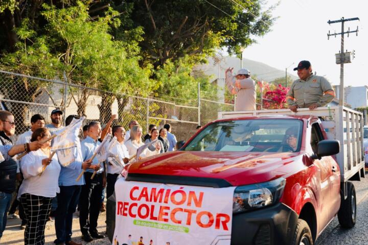 Inicia Ayuntamiento de Tuxtla acciones de descacharramiento, prevención de enfermedades, vacunación y planificación familiar, en Las Granjas