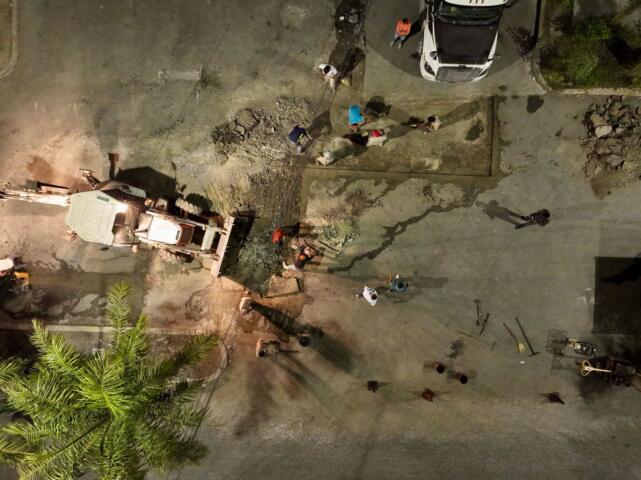 Impulsa Ayuntamiento de Tuxtla bacheo nocturno en el fraccionamiento Las Torres