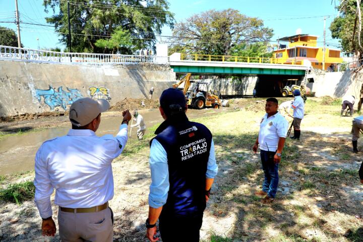 Supervisa Angel Torres acciones de limpieza y desazolve del río Sabinal y afluentes