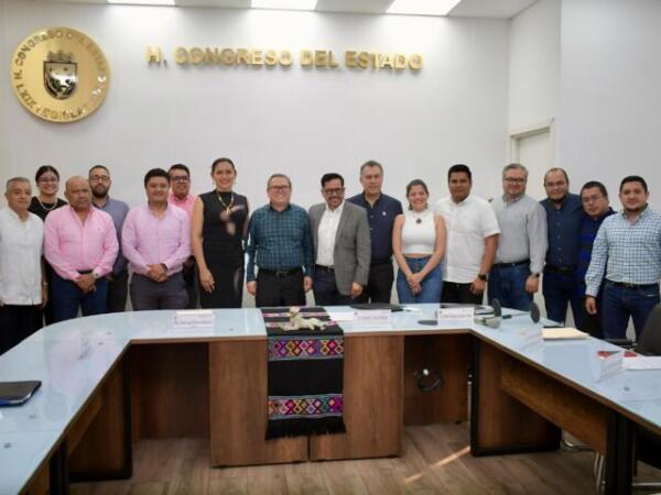 Recibe diputado Mario Guillén Guillén, anteproyecto de Ley de Consulta Popular de Chiapas