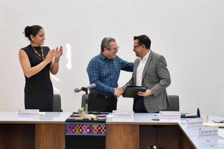 Recibe diputado Mario Guillén Guillén, anteproyecto de Ley de Consulta Popular de Chiapas