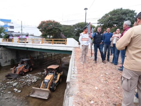 Ayuntamiento de Tuxtla puso en marcha trabajos de desazolve del río Sabinal y afluentes