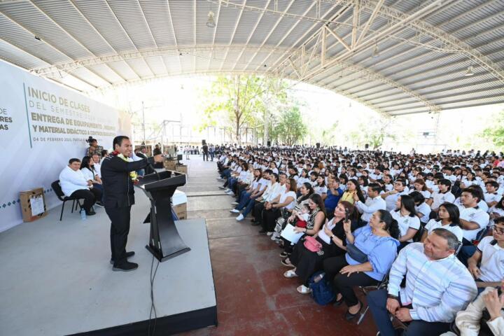 Eduardo Ramírez reitera compromiso con el desarrollo educativo y la seguridad de las y los jóvenes