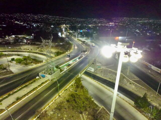 Iluminamos importante distribuir vial en Tuxtla: Angel Torres