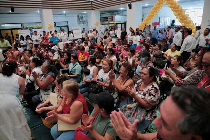 Gran respuesta ciudadana en el programa “Lunes del Pueblo”, en Tuxtla