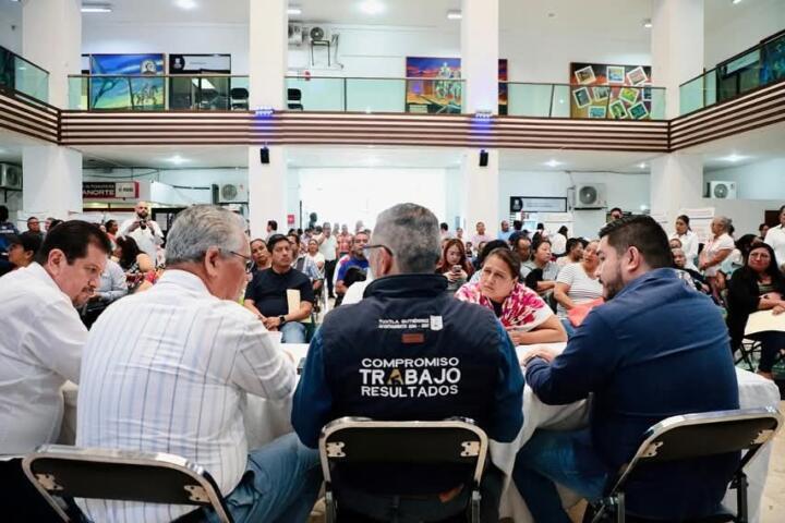 Atiende Angel Torres segunda edición del “Lunes del Pueblo”