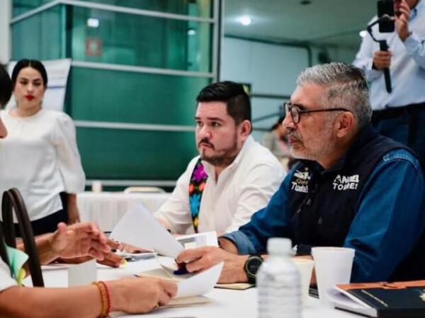 Atiende Angel Torres segunda edición del “Lunes del Pueblo”