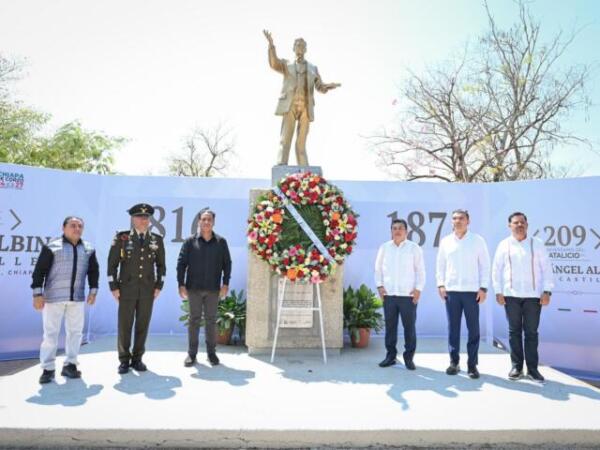 Asiste Eduardo Ramírez a la conmemoración del 209 aniversario del natalicio del general Ángel Albino Corzo