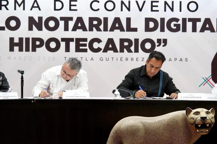 Encabeza Eduardo Ramírez firma de convenio para la implementación del Sello Notarial Digital Hipotecario