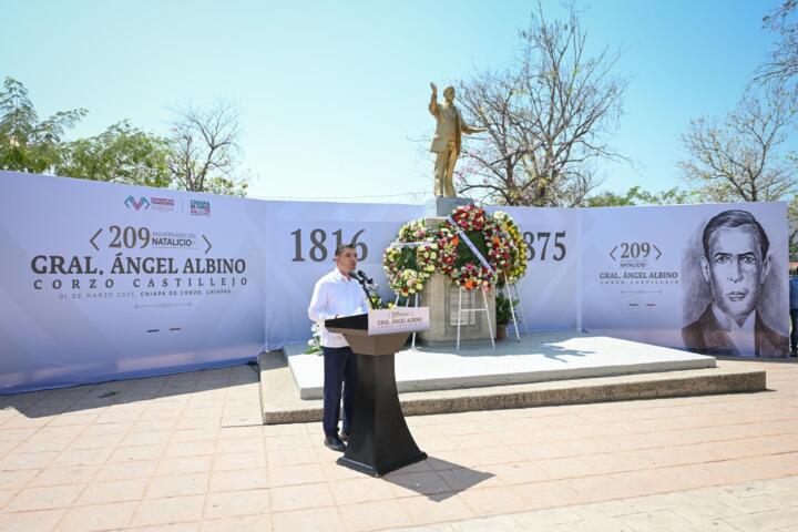 Asiste Eduardo Ramírez a la conmemoración del 209 aniversario del natalicio del general Ángel Albino Corzo