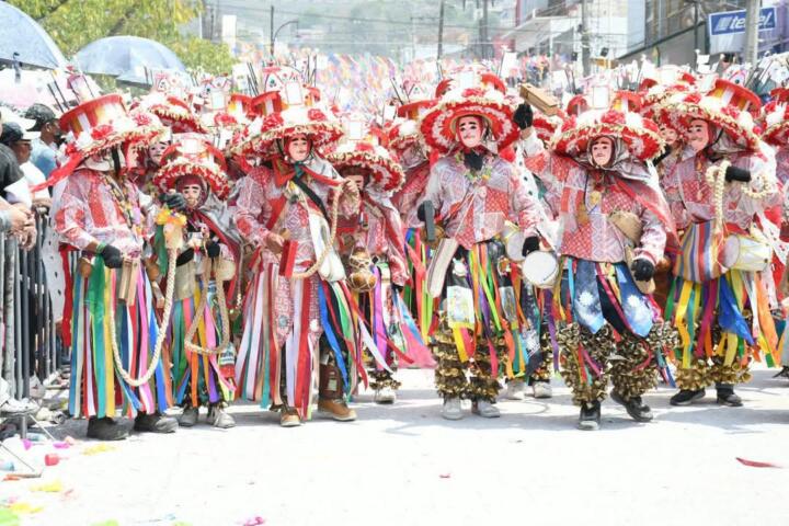 Javier Jiménez celebra el Carnaval Zoque Coiteco 2025 junto al gobernador Eduardo Ramírez