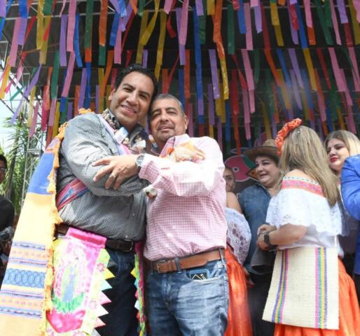 Javier Jiménez celebra el Carnaval Zoque Coiteco 2025 junto al gobernador Eduardo Ramírez
