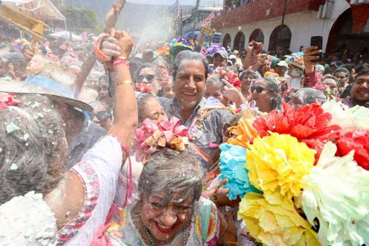 Eduardo Ramírez y el pueblo de Ocozocoautla viven el Carnaval Zoque Coiteco