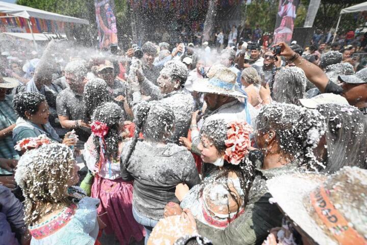 Eduardo Ramírez y el pueblo de Ocozocoautla viven el Carnaval Zoque Coiteco