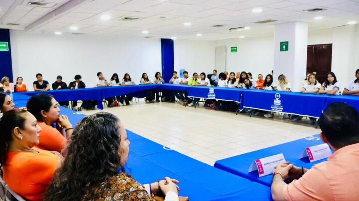 Cobach realiza foro con escritoras destacadas en el marco del Día Naranja