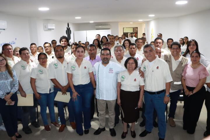 Icheja entrega estímulos y reconocimientos por años de servicio a trabajadores y trabajadoras