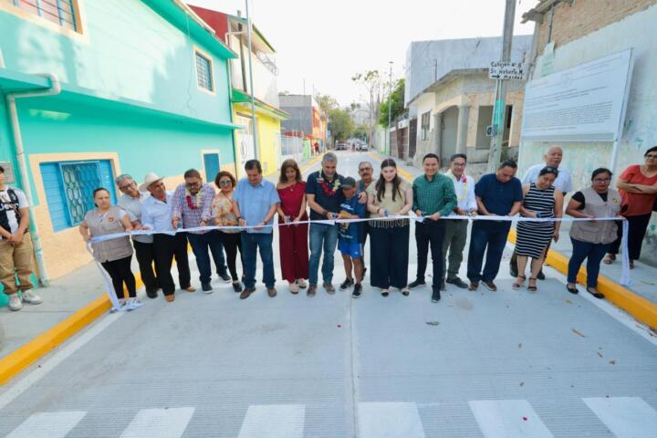 Inaugura Angel Torres Calles Felices en beneficio de la colonia El Roble