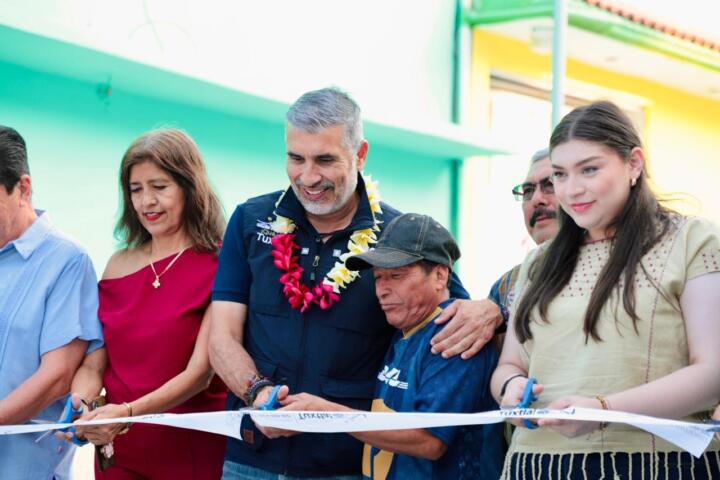Inaugura Angel Torres Calles Felices en beneficio de la colonia El Roble