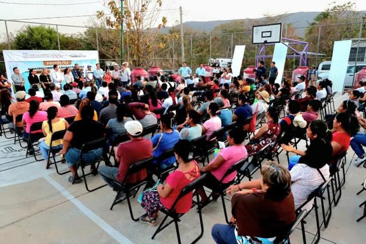 “Almacenamiento Seguro” y "Láminas para una Mejor Vivienda", transforman vidas en Tuxtla