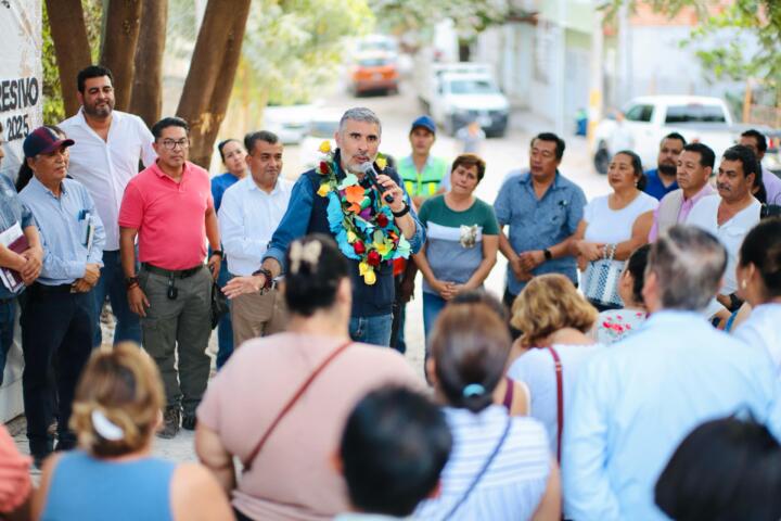 San Pedro Progresivo se está transformando con la pavimentación de calles: Angel Torres