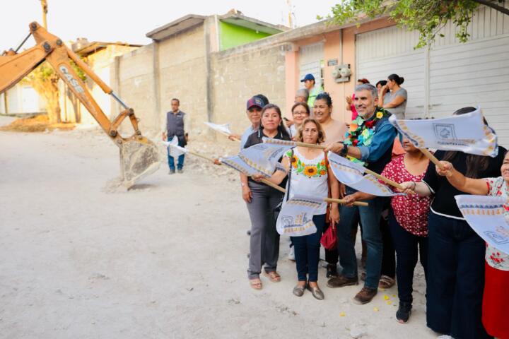 San Pedro Progresivo se está transformando con la pavimentación de calles: Angel Torres