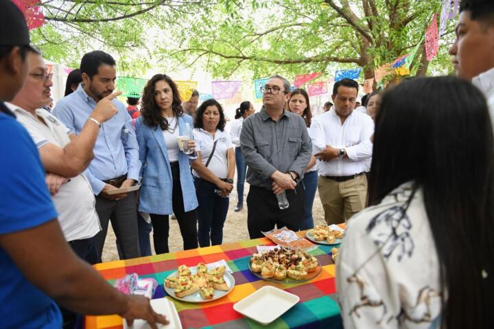 Se reúne el rector Oswaldo Chacón Rojas con la comunidad de la Escuela de Estudios Agropecuarios Mezcalapa