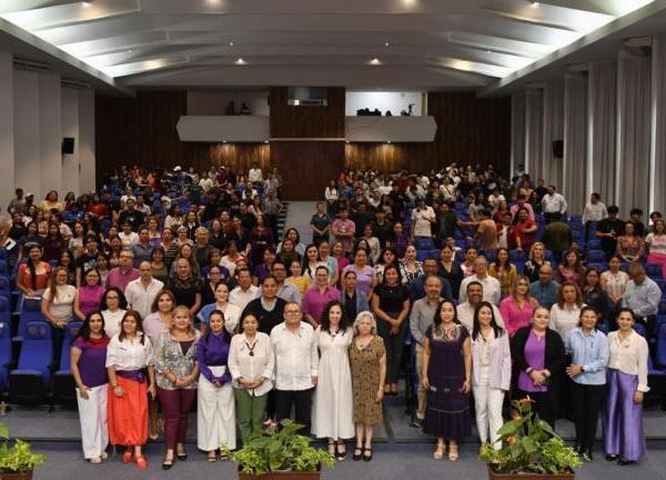 Anuncian la creación de un Comité de Cero Tolerancia y un Consejo de Feministas Notables en la UNACH