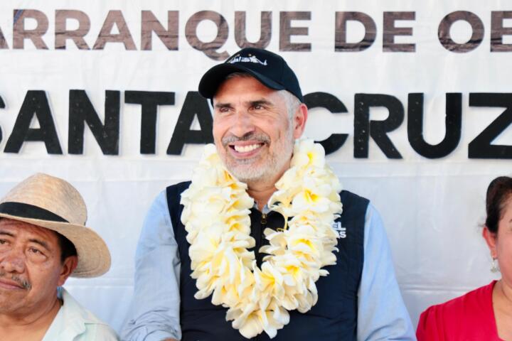 Después de 30 años llega la justicia social a la colonia Santa Cruz: Angel Torres