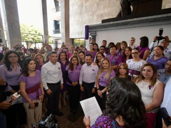 Conmemora Congreso del Estado Día Internacional de la Mujer