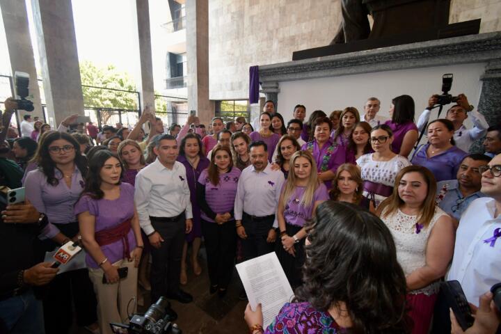 Conmemora Congreso del Estado Día Internacional de la Mujer