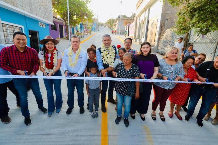 Inaugura Angel Torres una calle más en la colonia Chiapas Solidario