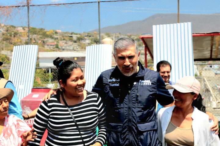 Angel Torres da seguimiento a programas para mejorar la calidad de vida de las familias en condición vulnerable