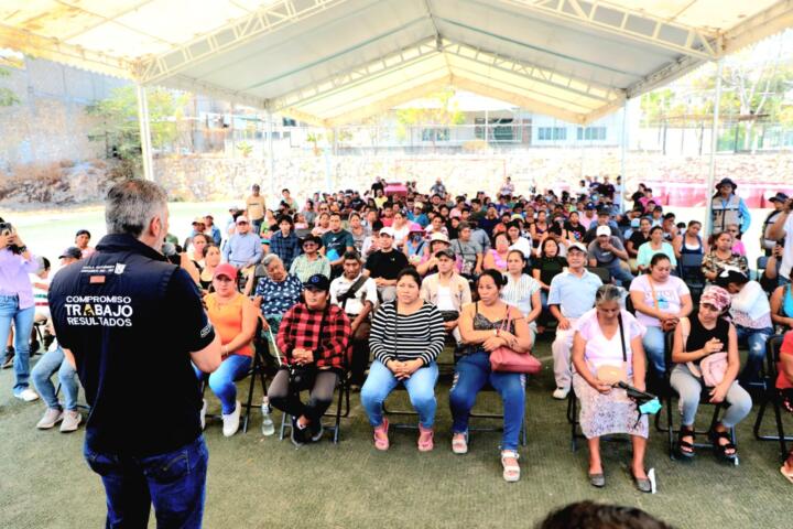 Angel Torres da seguimiento a programas para mejorar la calidad de vida de las familias en condición vulnerable