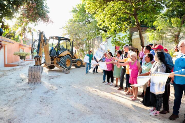 Inicia pavimentación en Las Lajas con el proyecto Calles Felices, en Tuxtla