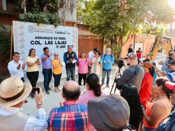 Inicia pavimentación en Las Lajas con el proyecto Calles Felices, en Tuxtla