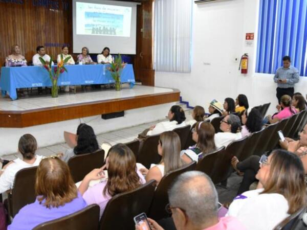 Destacan en la UNACH la labor de mujeres exitosas en el ámbito científico