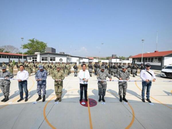 Eduardo Ramírez asiste a inauguración de la 508/a. Compañía de la Guardia Nacional, en Villaflores