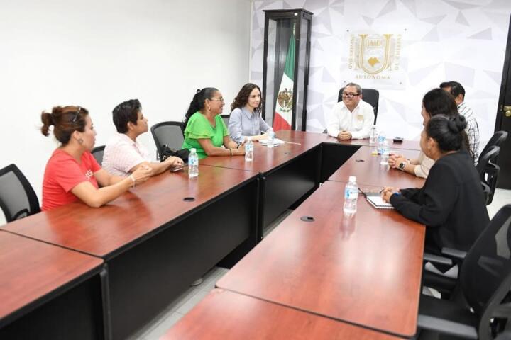 Se reúne el rector Oswaldo Chacón Rojas con integrantes de la Alianza por la Deficiencia Auditiva y Sordera A.C.