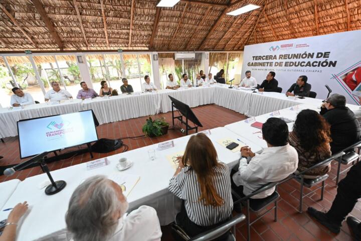Eduardo Ramírez llama a redoblar esfuerzos para cumplir metas del programa Chiapas Puede
