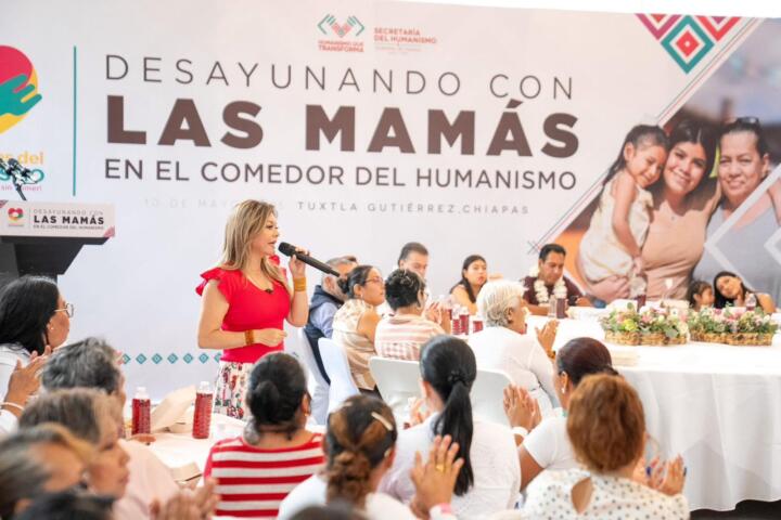 Eduardo Ramírez celebra con las madres de Tuxtla y reafirma su compromiso con el bienestar de las mujeres