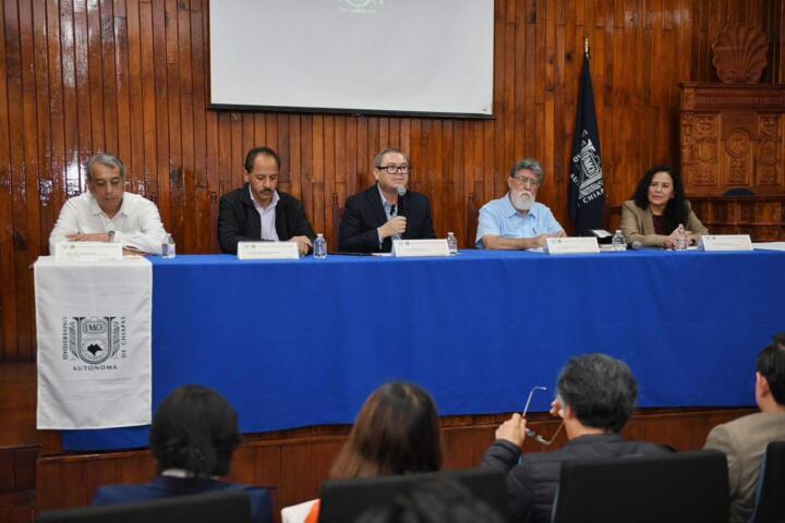 Dicta Andrés Fábregas Puig la Conferencia Magistral “Chiapas: La variedad cultural como riqueza social”