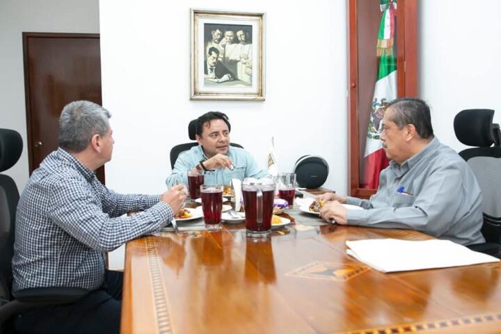 Fortalece Moreno Guillén comunicación con Salas Regionales 
