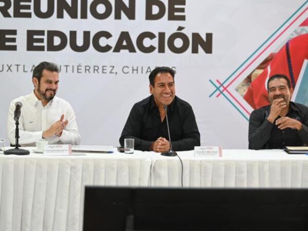 Eduardo Ramírez llama a redoblar esfuerzos para cumplir metas del programa Chiapas Puede